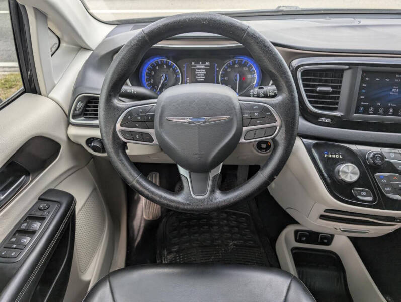 2020 Chrysler Voyager LXi