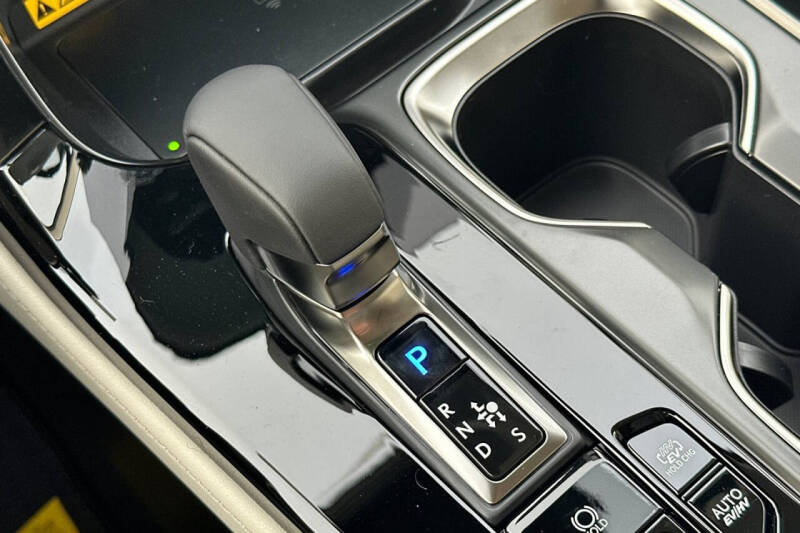 2026 Lexus NX 450h+ Luxury