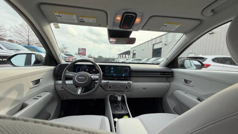 2025 Hyundai Kona SE