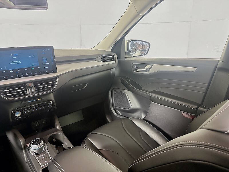 2026 Ford Escape Platinum