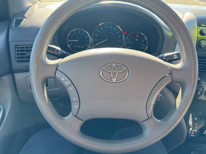 2009 Toyota Sienna LE 7-Passenger