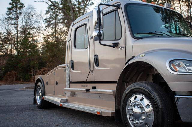 2015 Freightliner M2 106