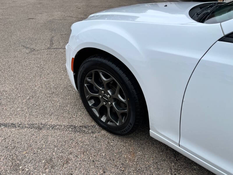 2016 Chrysler 300