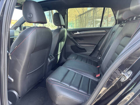 2016 Volkswagen Golf GTI SE
