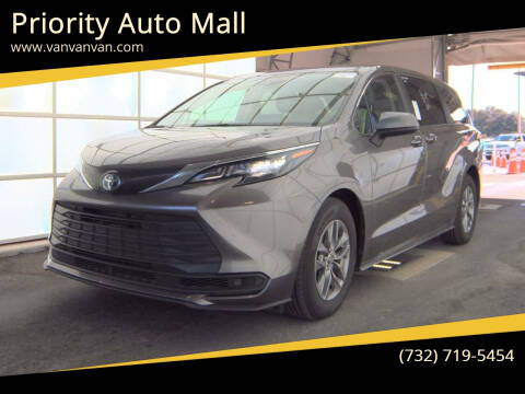 2024 Toyota Sienna LE 8-Passenger