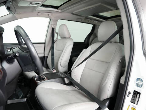2019 Toyota Sienna Limited Premium 7-Passenger