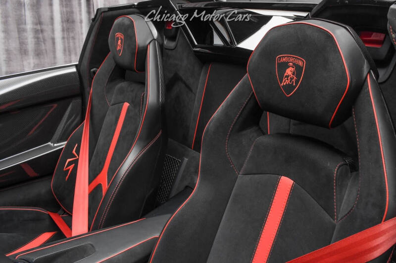 2016 Lamborghini Aventador LP 750-4 SV