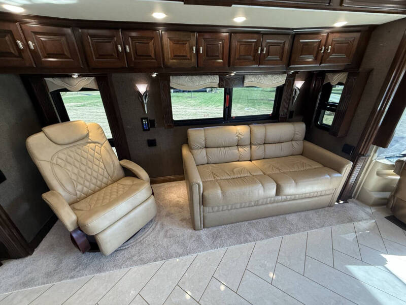 2016 Tiffin Allegro Bus