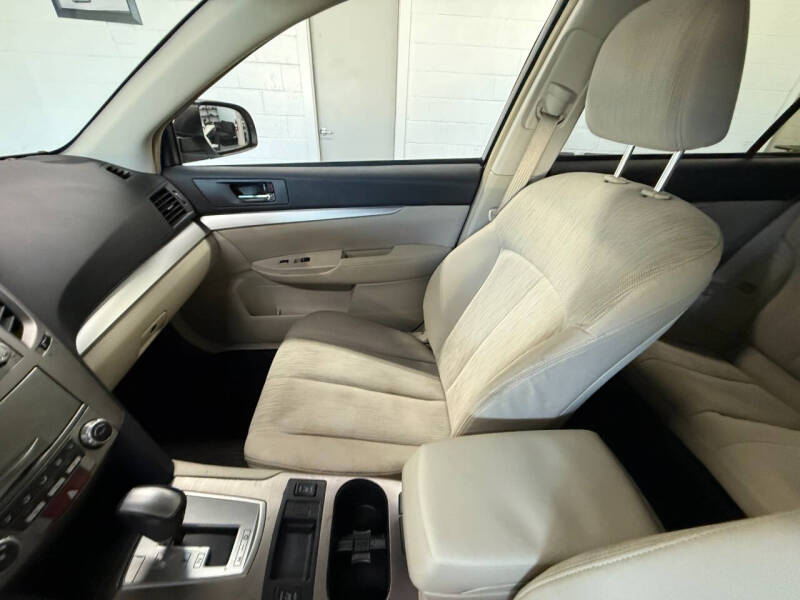 2013 Subaru Outback 2.5i Premium