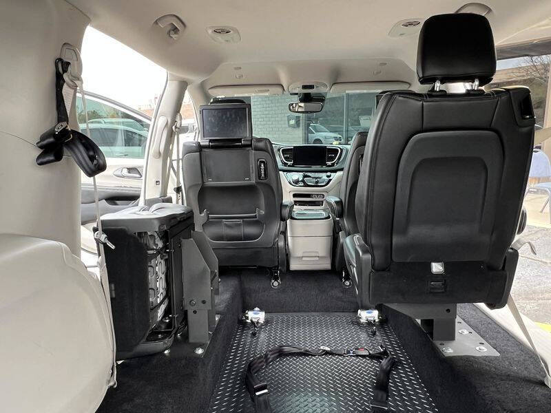 2022 Chrysler Pacifica Touring L