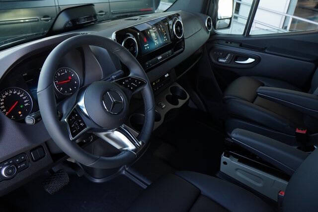 2025 Mercedes-Benz Sprinter 2500
