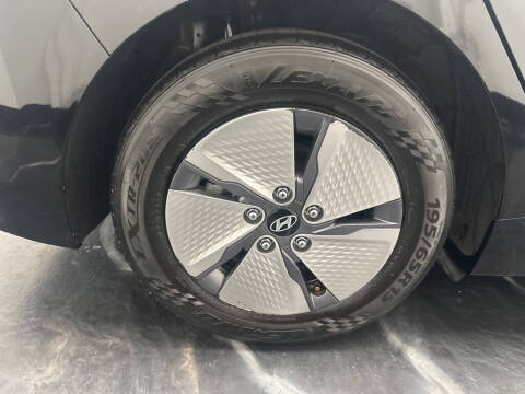 2022 Hyundai Ioniq Hybrid SE