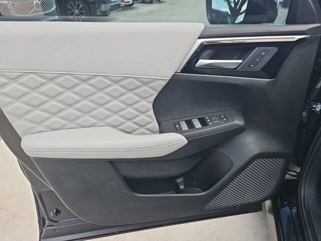 2025 Mitsubishi Outlander PHEV SEL