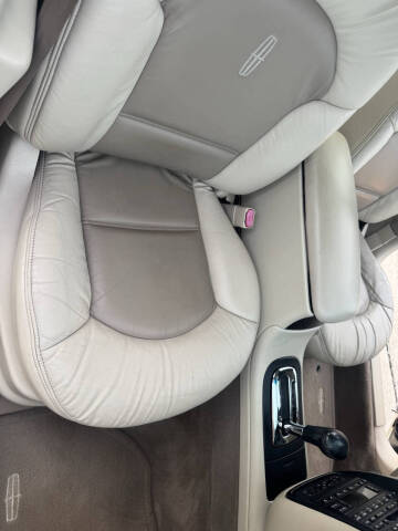 2002 Lincoln Continental