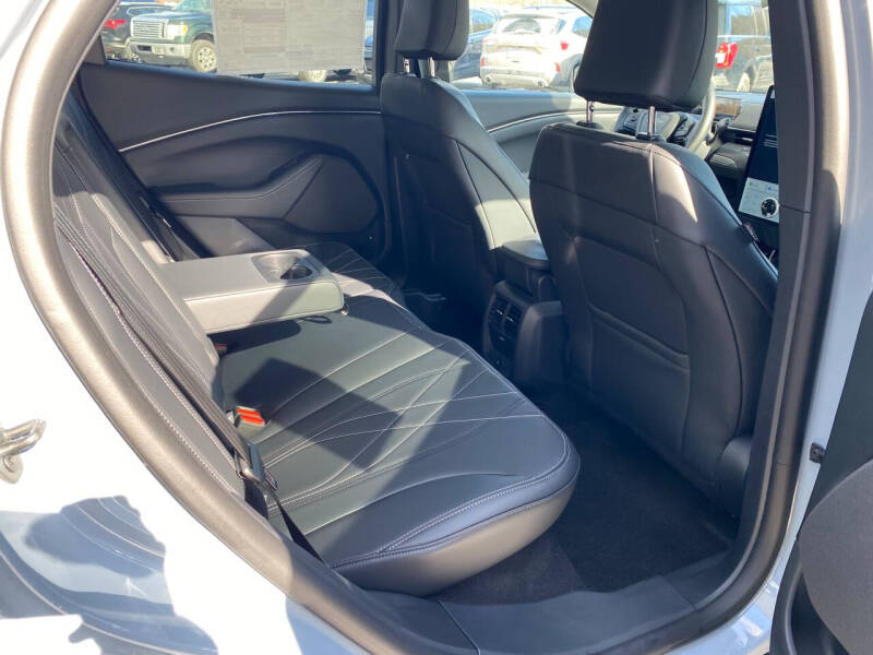 2024 Ford Mustang Mach-E Select