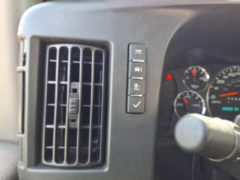 2025 Chevrolet Express LT 3500