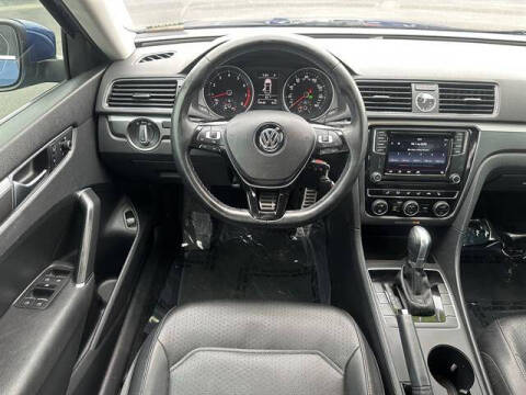 2017 Volkswagen Passat 1.8T R-Line