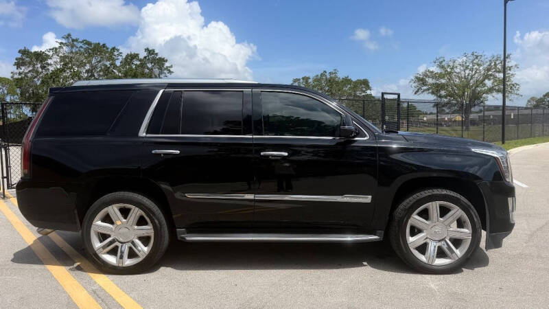 2017 Cadillac Escalade Luxury
