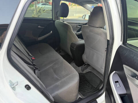 2013 Toyota Prius Two