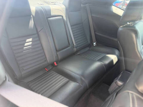 2013 Dodge Challenger R/T Plus