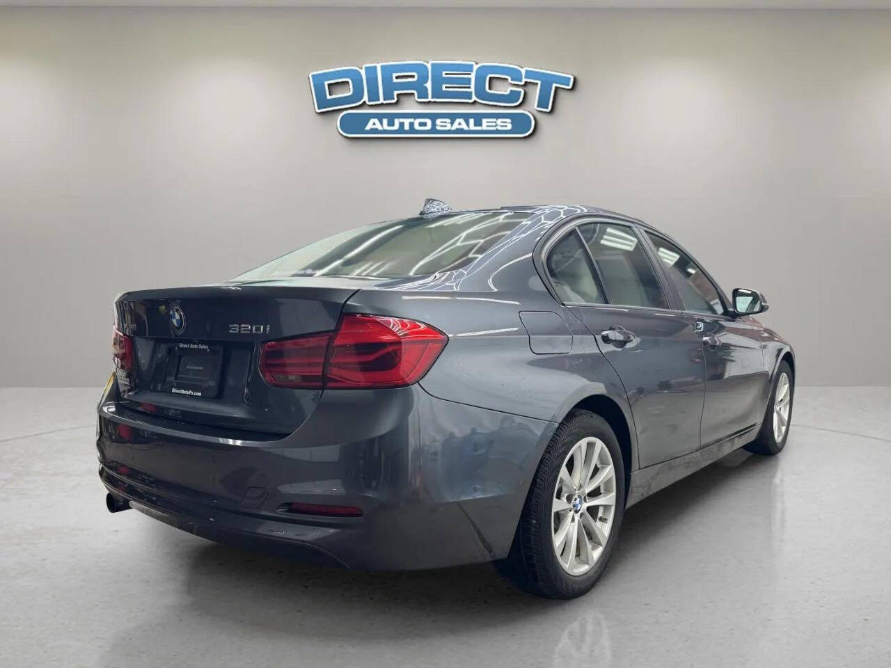 2017 BMW 3 Series 320i xDrive AWD 4dr Sedan - Gray exterior view 6