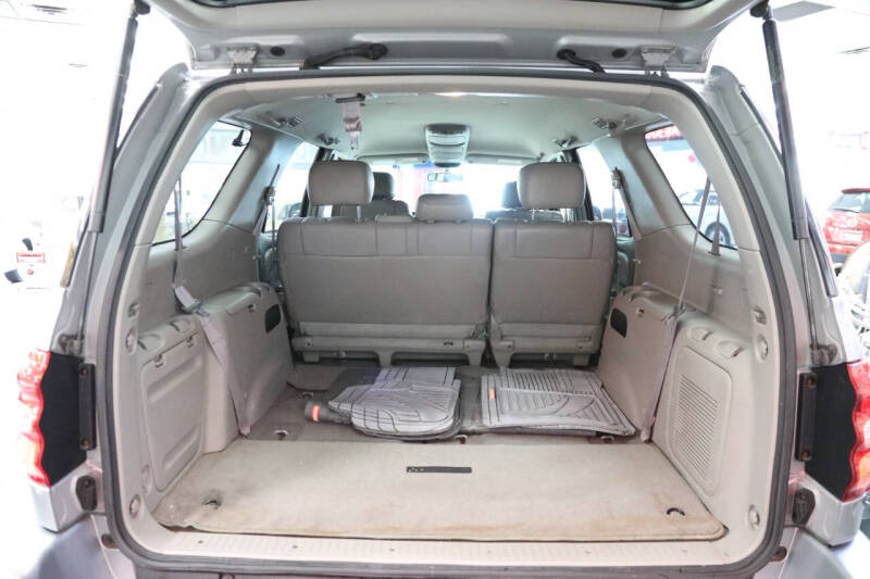 2002 Toyota Sequoia SR5