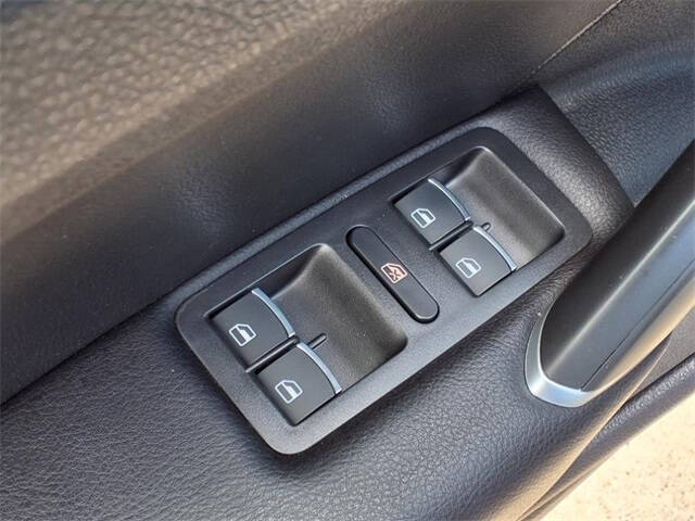 2022 Volkswagen Passat R-Line