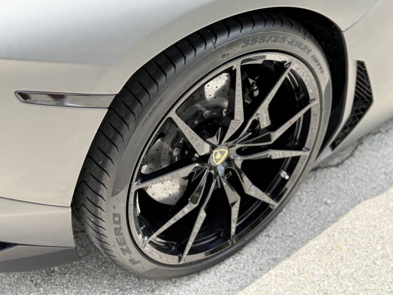 2013 Lamborghini Aventador LP 700-4