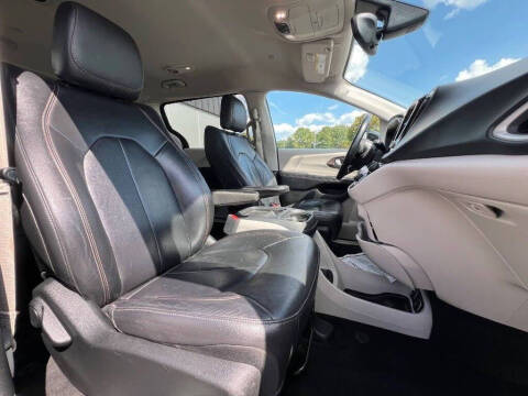 2017 Chrysler Pacifica Touring-L