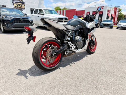 2024 Suzuki GSX800FRQM4 GSX-8R