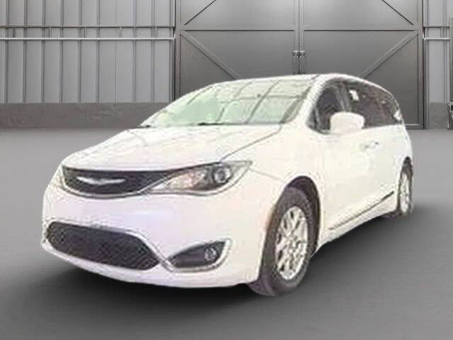 2020 Chrysler Pacifica Touring L's photo