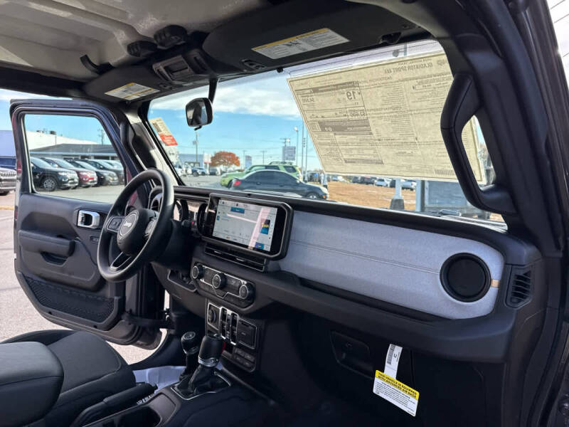 2026 Jeep Gladiator Sport