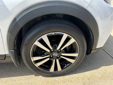 2019 Nissan Kicks SR