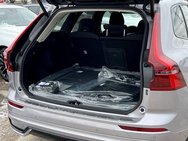 2026 Volvo XC60 B5 Plus