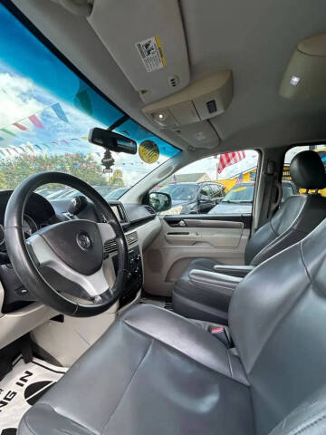 2010 Volkswagen Routan