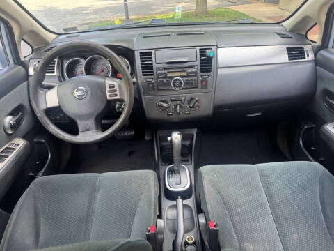 2011 Nissan Versa 1.8 S