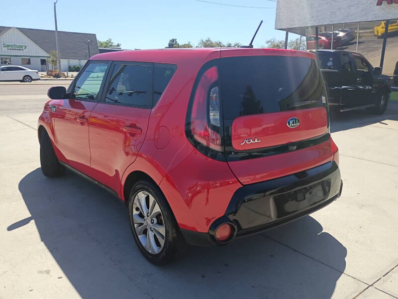 2016 Kia Soul +