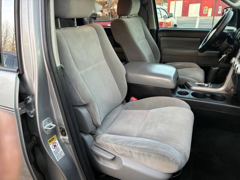 2013 Toyota Sequoia SR5