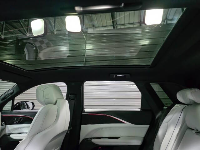 2024 Cadillac LYRIQ Luxury 1