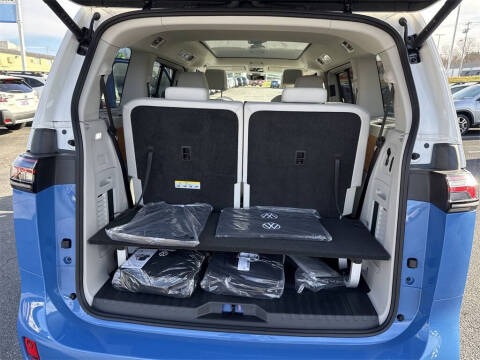 2025 Volkswagen ID. Buzz Pro S Plus 4Motion