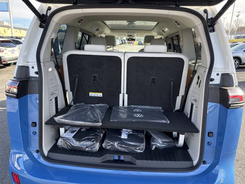 2025 Volkswagen ID. Buzz Pro S Plus 4Motion