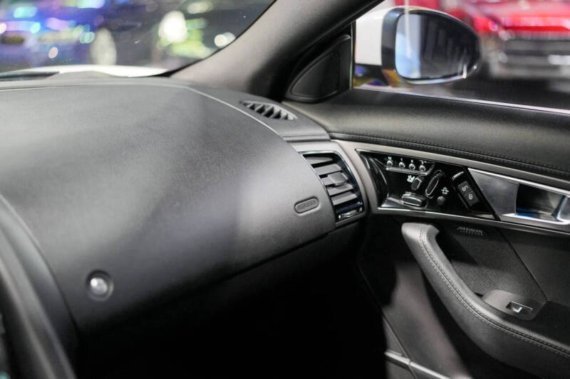 2017 Jaguar F-TYPE Premium