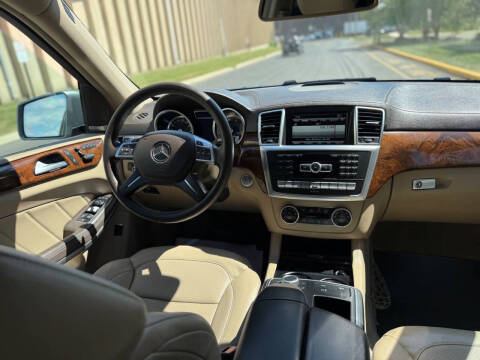 2014 Mercedes-Benz GL-Class GL 550 4MATIC