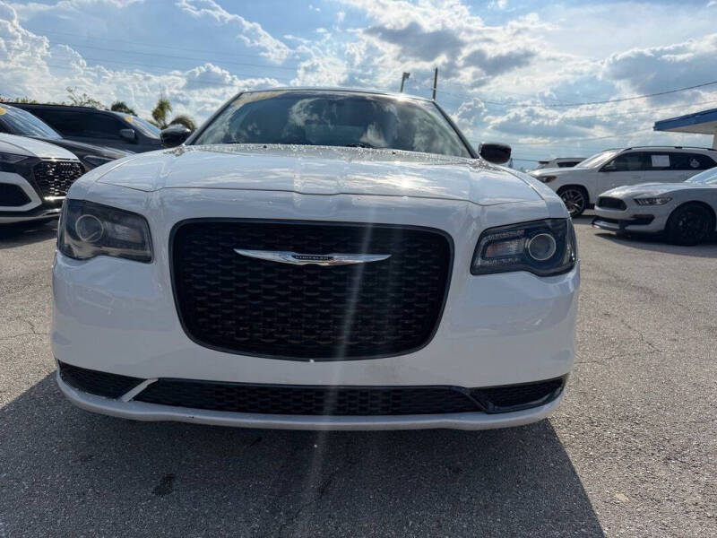 2019 Chrysler 300 Touring