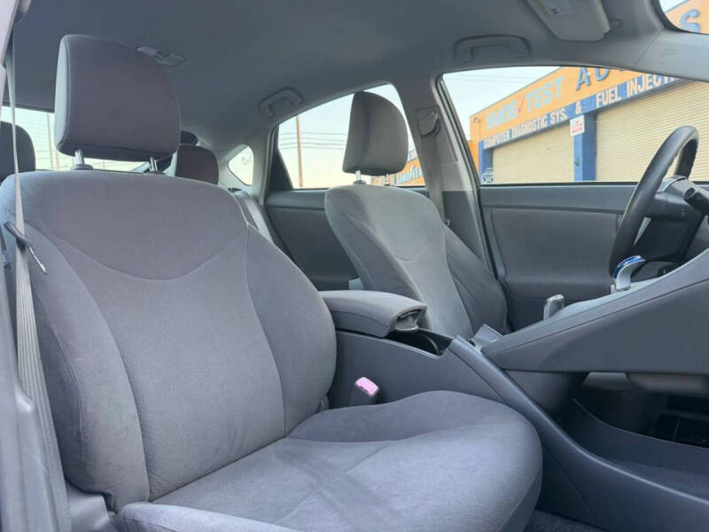 2010 Toyota Prius I