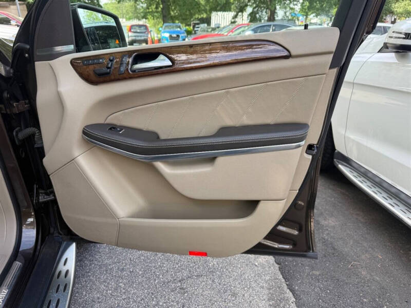 2016 Mercedes-Benz GL-Class GL 550 4MATIC