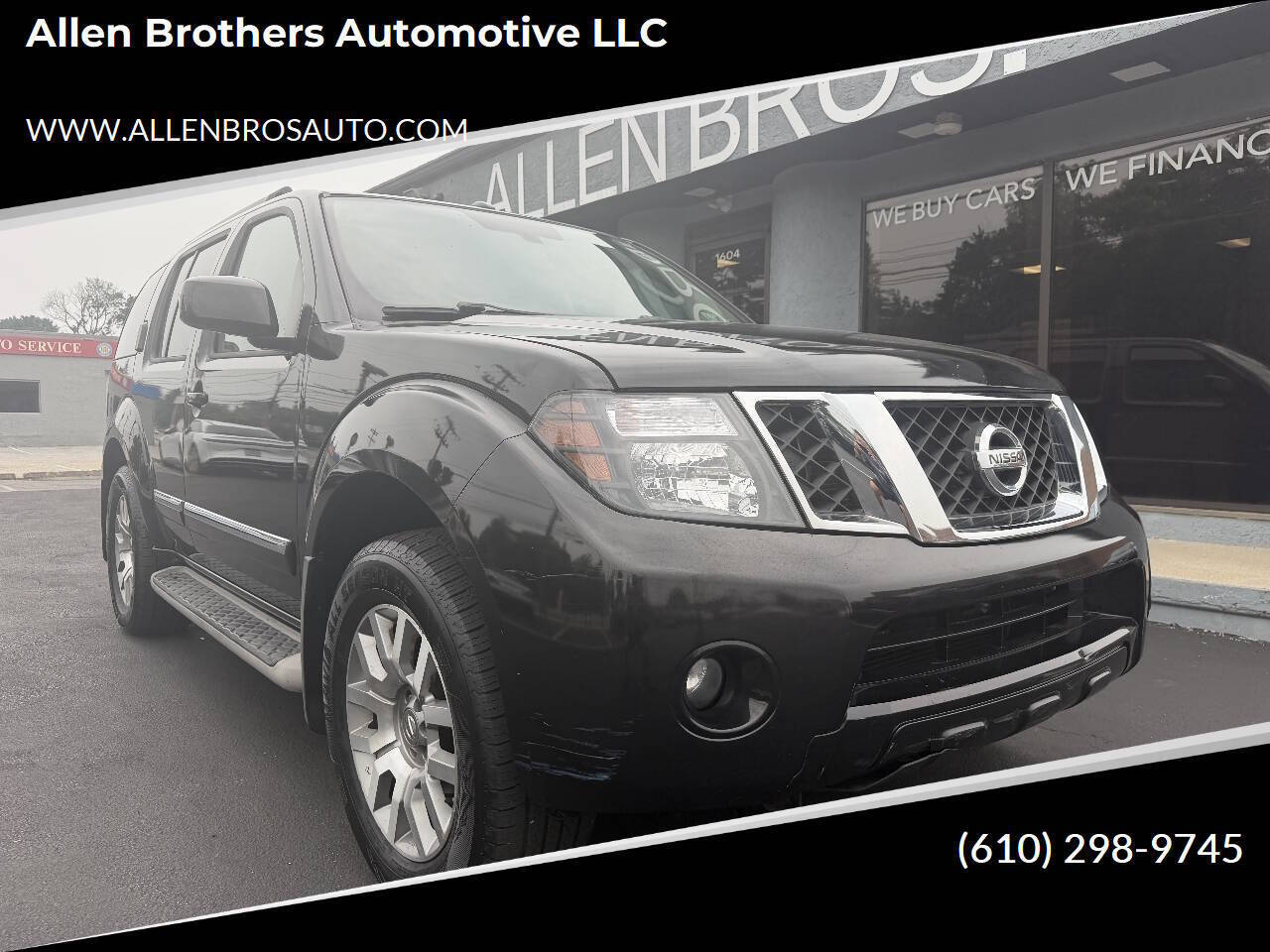  2012 Nissan Pathfinder LE 4WD   