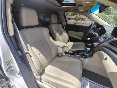 2013 Acura ILX 2.0L w/Tech