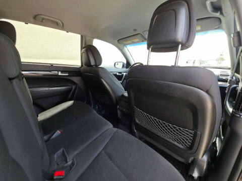 2014 Kia Sorento LX