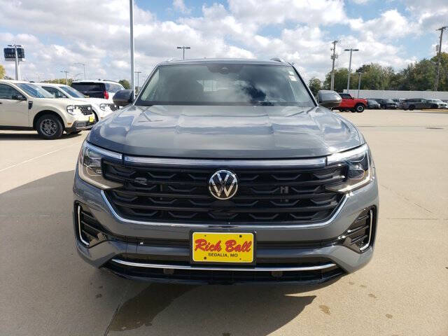 Used 2024 Volkswagen Atlas Cross Sport SEL R-LINE with VIN 1V2AE2CA0RC242609 for sale in Kansas City